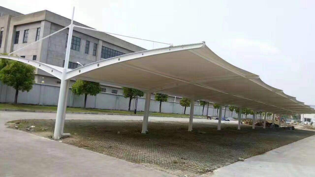 膜結構車棚